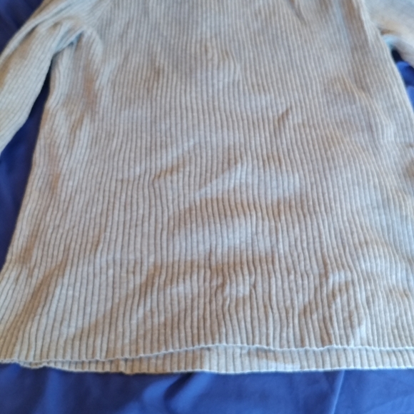 Sweater - Picture 3 of 5